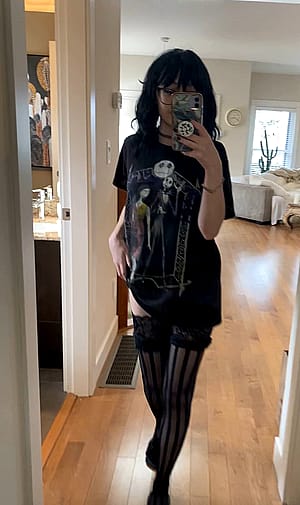 Am I still cute and fuckable for a single goth nerd in her thirties? 😅'