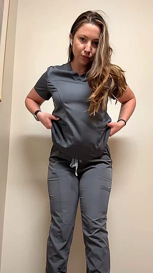 I get so horny when I drop my nurse tits out at work 🥵👩‍⚕️'